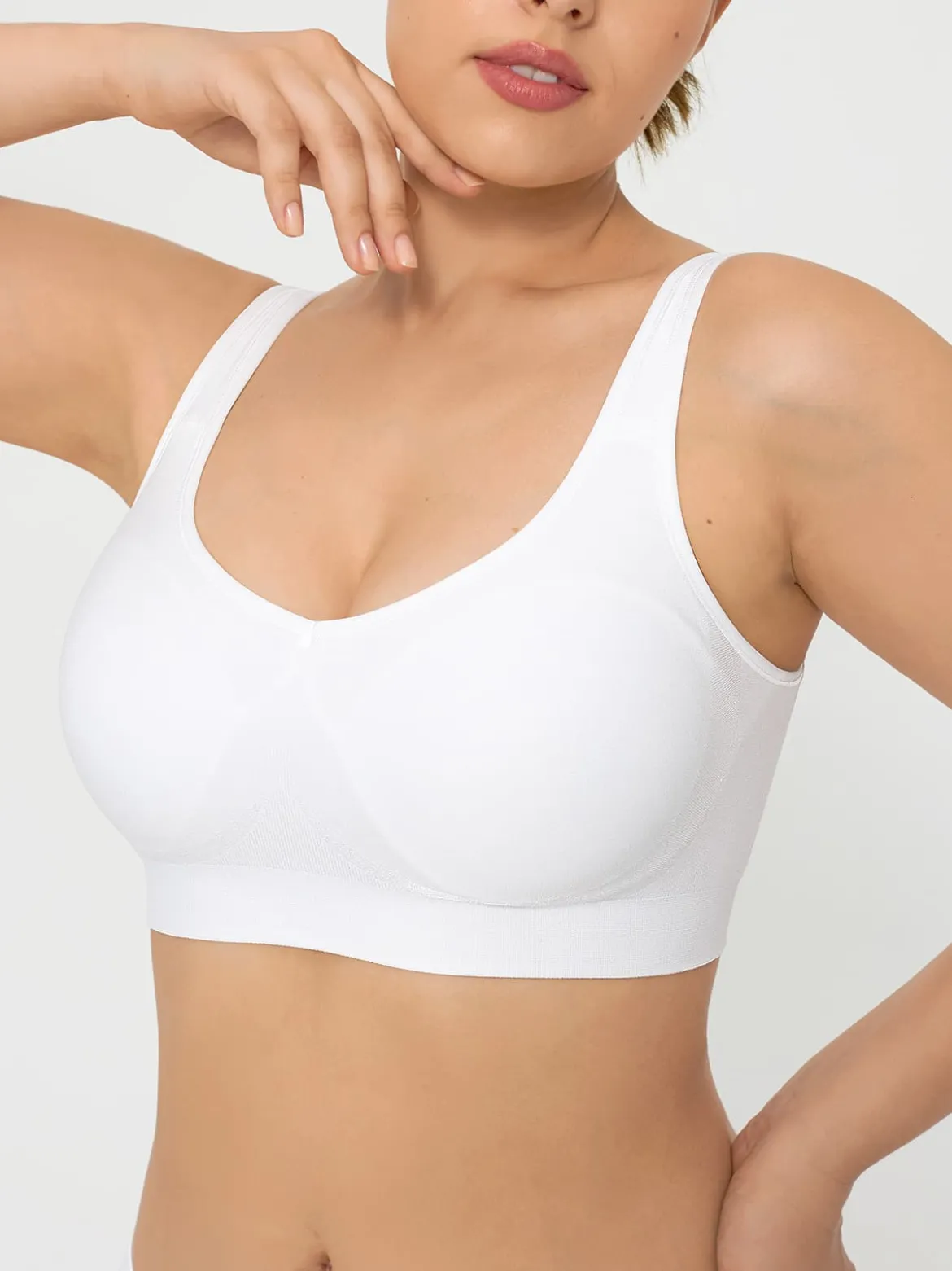 Seamless Adjustable Wide-Strap Underwire-Free Smoothing Bra
